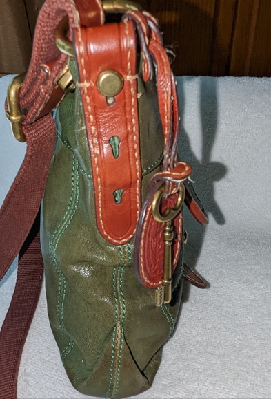 Vintage green leather Long Live Vintage crossbody bag. - Picture 5 of 13